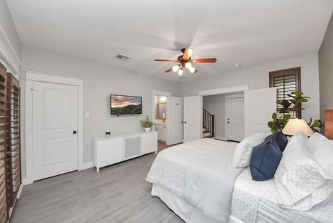 Tiny photo for 5605 Darling Street, Houston, TX 77007 (MLS # 31376232)