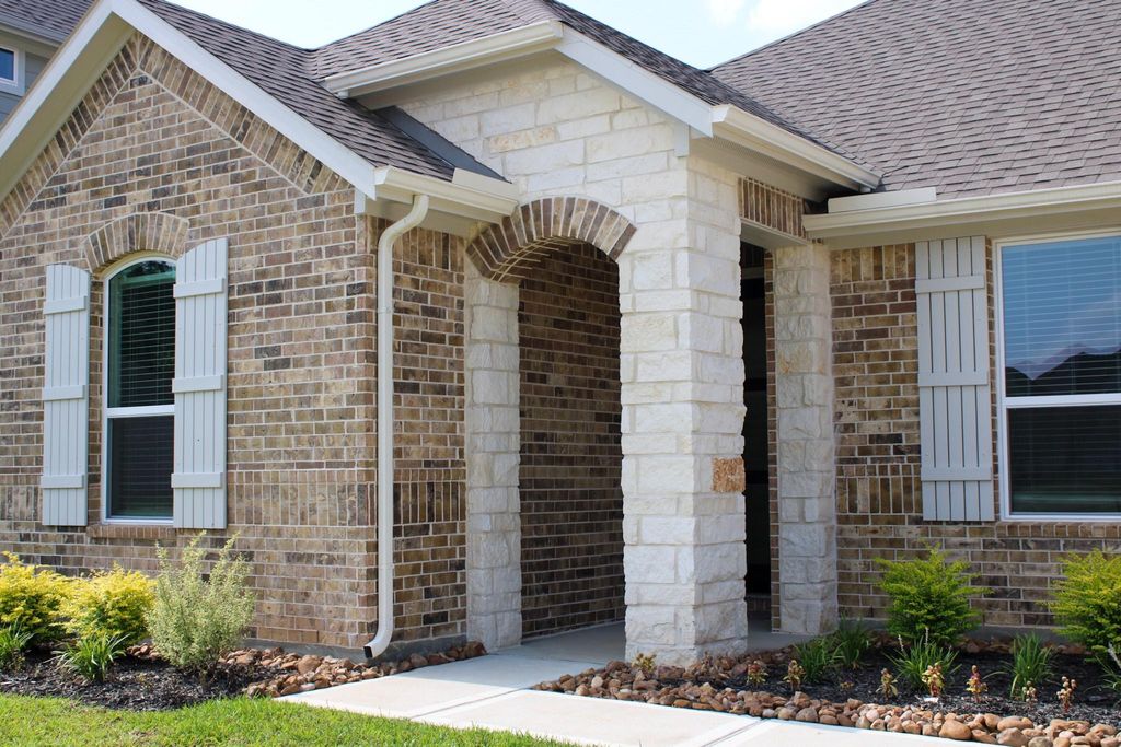 Photo of 15212 Tattle Creek Lane, Conroe, TX 77384 (MLS # 66917065)