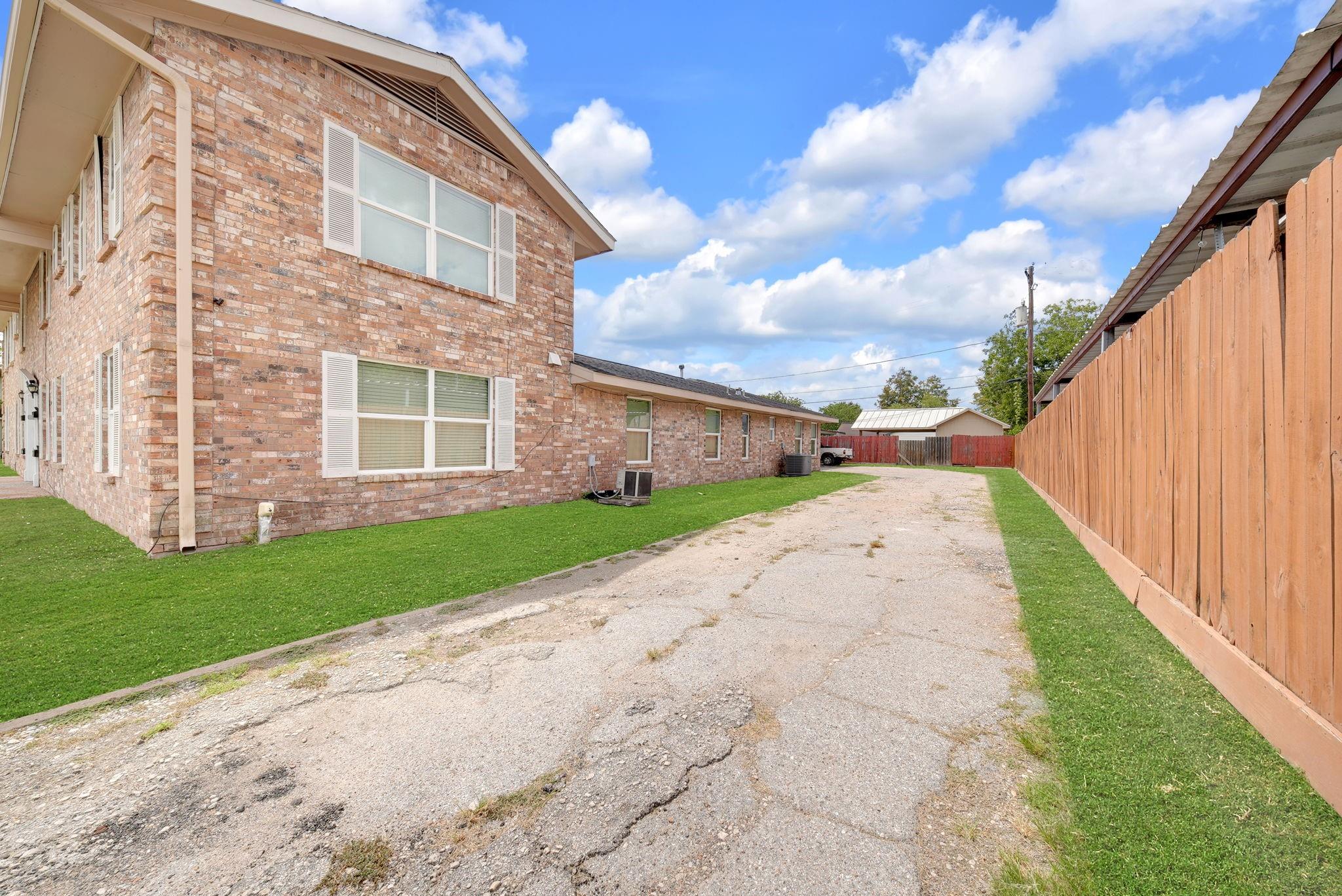 1210 Wafer Street 4