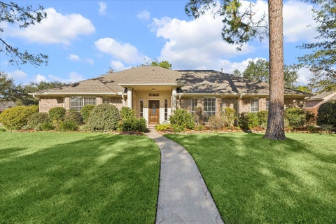 Photo of 501 Pine Bluff Drive, Friendswood, TX 77546 (MLS # 54662428)