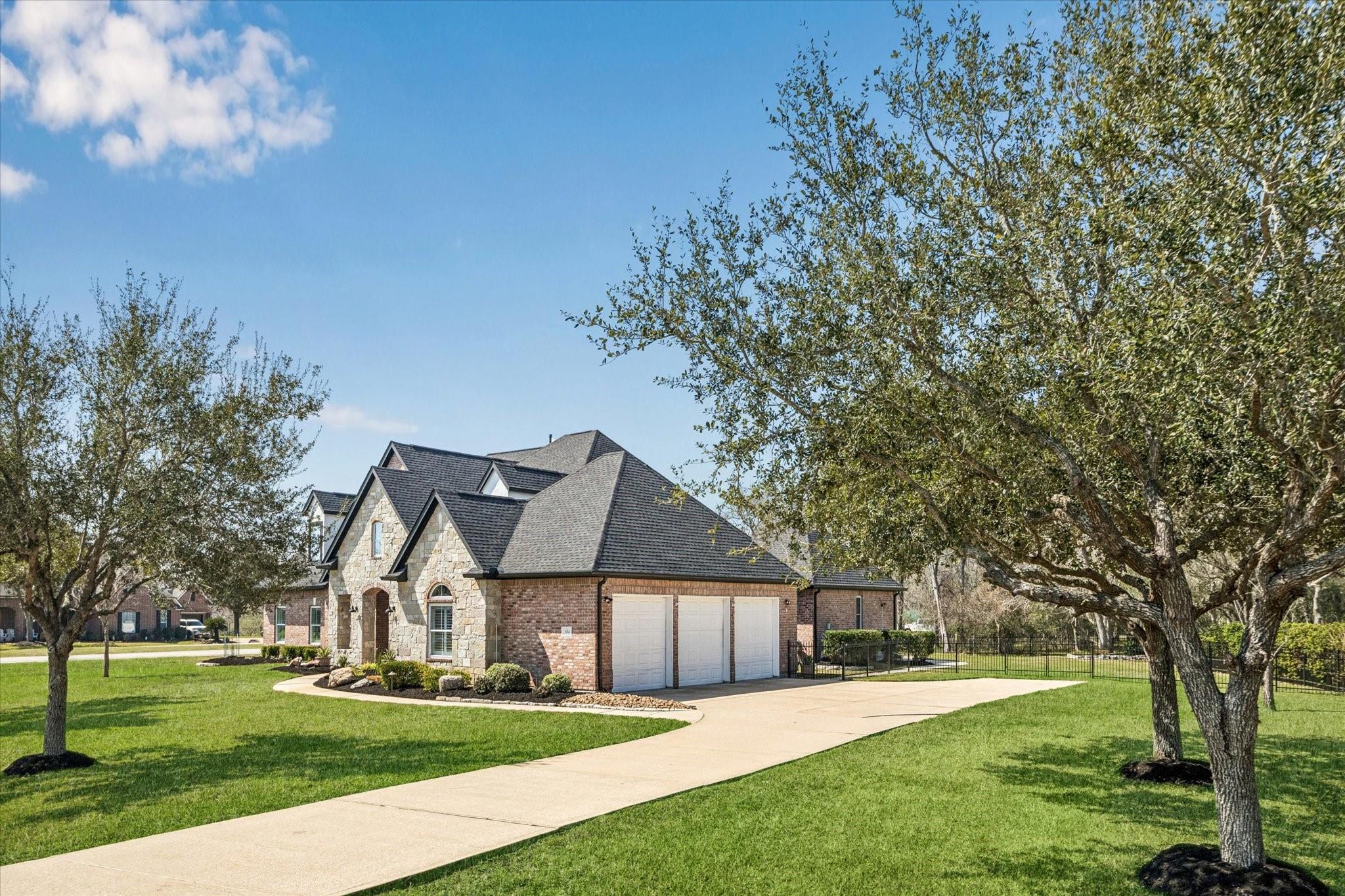 634 Royal Lakes Boulevard