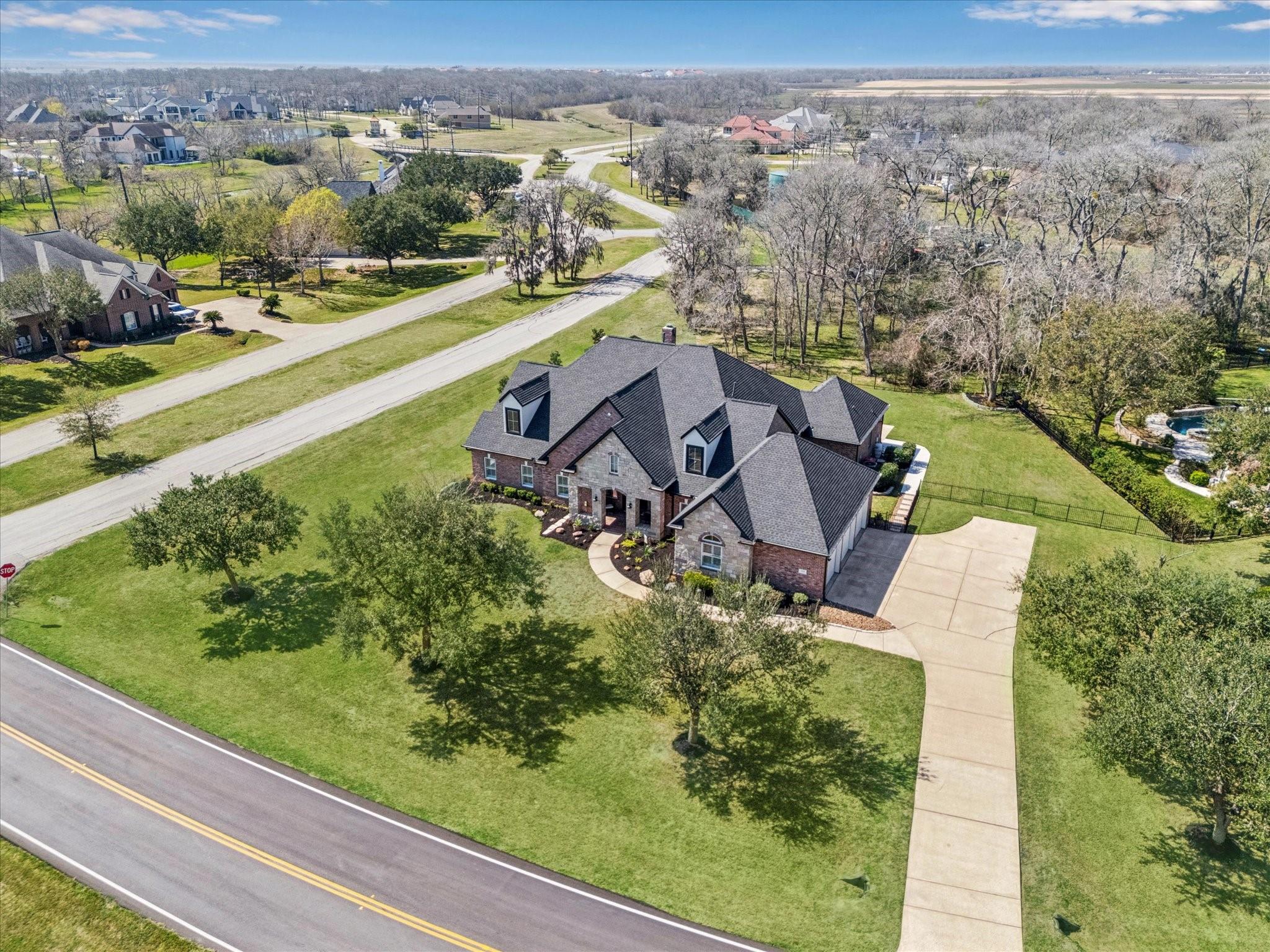 634 Royal Lakes Boulevard