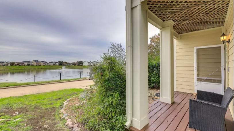 20819 Settlers Lake Circle N