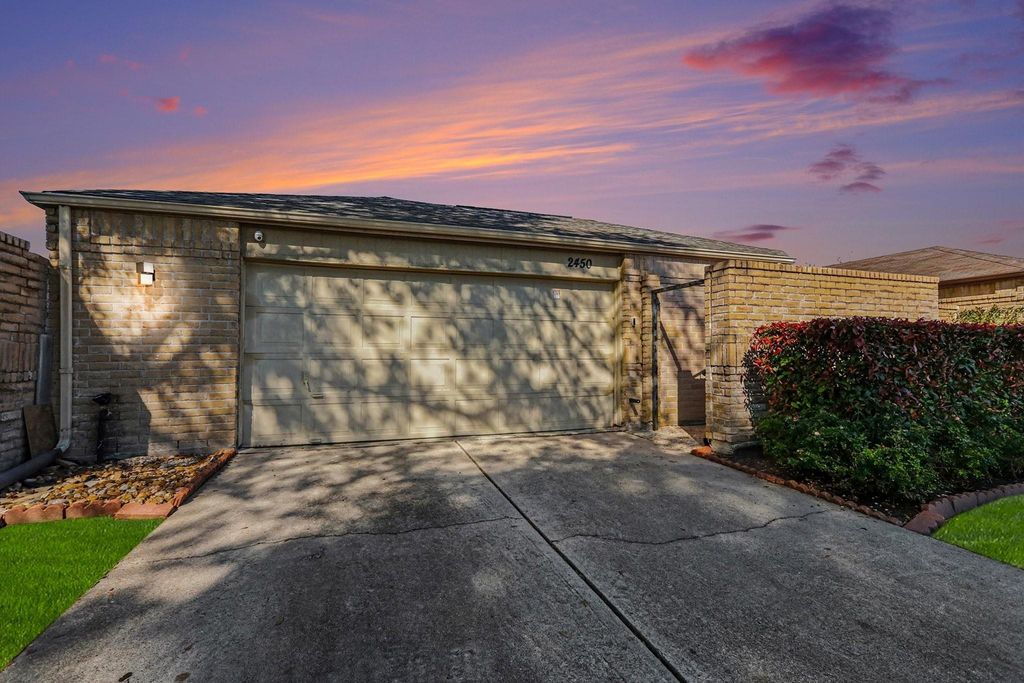 Photo of 2450 Blackridge Road, Houston, TX 77067 (MLS # 2097492)