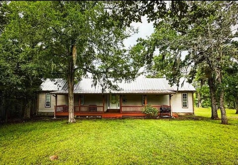 Photo of 38 Martha Lane, Huntsville, TX 77320 (MLS # 41489762)