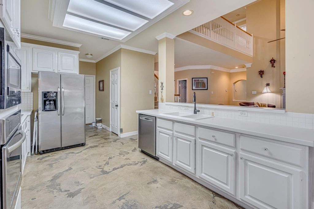 Photo of 2443 Riverway Oak Drive, Houston, TX 77345 (MLS # 47588868)