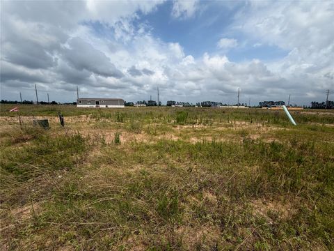 Photo of 653 Road 592005, Cleveland, TX 77327 (MLS # 39494995)