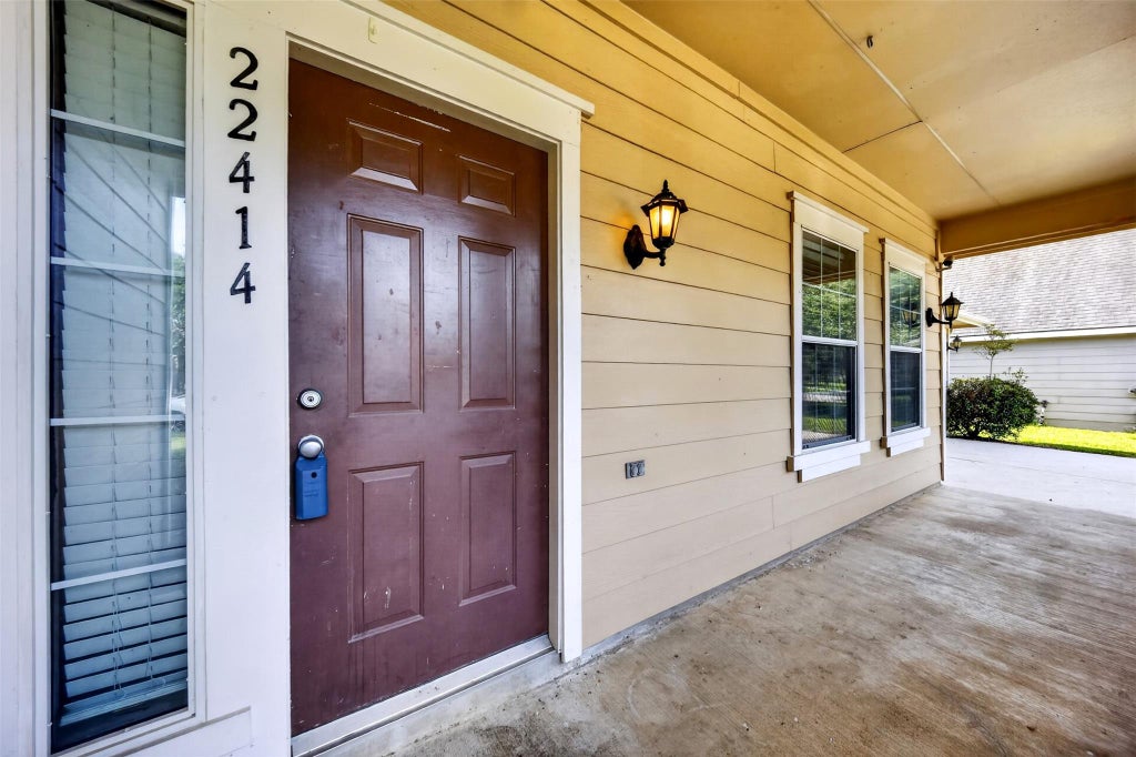 Photo of 22414 Rumbling Creek Lane, Tomball, TX 77375 (MLS # 43163405)