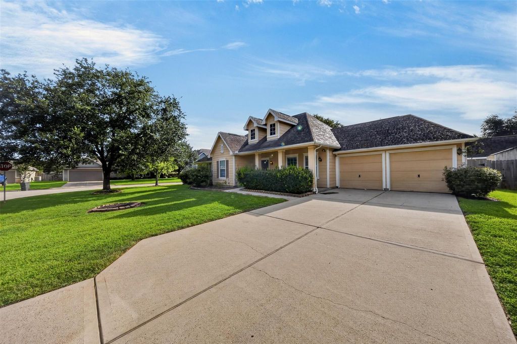 Photo of 22414 Rumbling Creek Lane, Tomball, TX 77375 (MLS # 43163405)