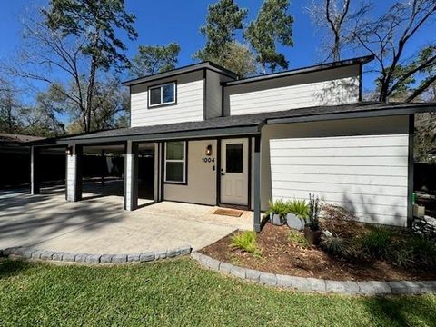 Photo of 1004 E Red Cedar Circle, The Woodlands, TX 77380 (MLS # 64999857)