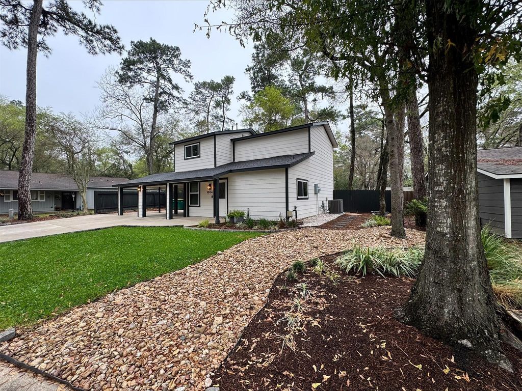 Photo of 1004 E Red Cedar Circle, The Woodlands, TX 77380 (MLS # 64999857)