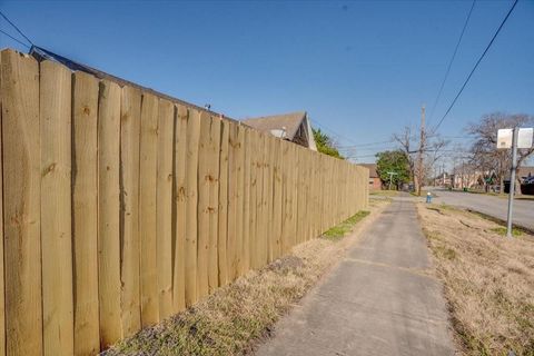 Tiny photo for 1118 Elliston Street, Houston, TX 77023 (MLS # 51503882)