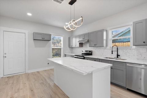 Tiny photo for 1118 Elliston Street, Houston, TX 77023 (MLS # 51503882)