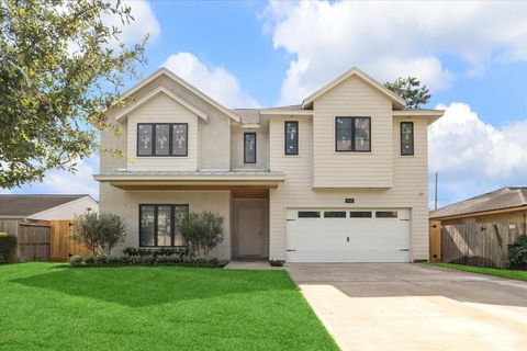 Photo of 1243 Candlelight Lane, Houston, TX 77018 (MLS # 30710424) Photo of 1243 Candlelight Lane, Houston, TX 77018 (MLS # 30710424)