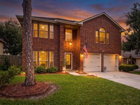 Photo of 1118 Wentworth Drive, Pearland, TX 77584 (MLS # 33797104)