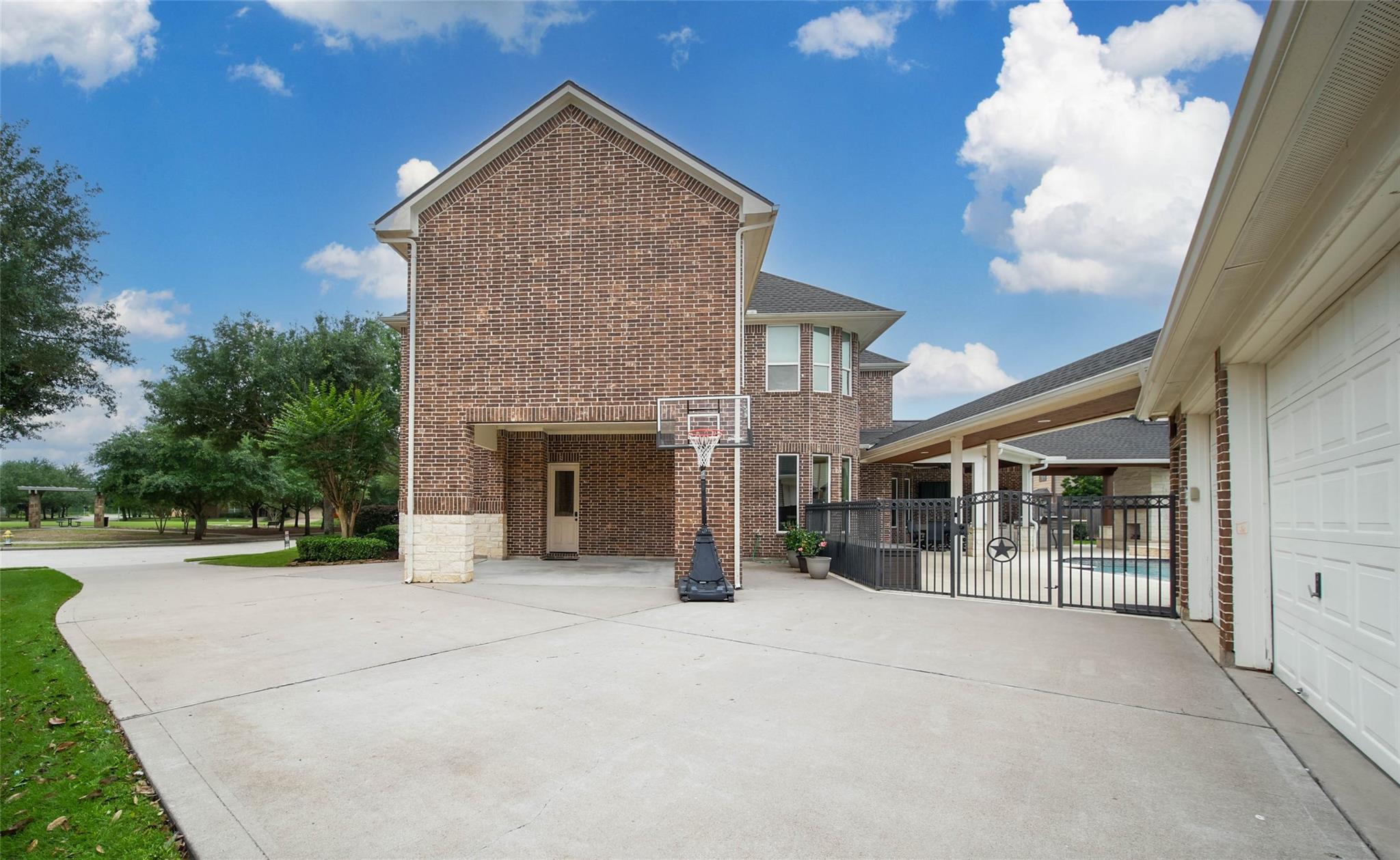 Fulshear, Texas, 77441, United States, 6 Bedrooms Bedrooms, ,6 BathroomsBathrooms,Residential,Active,2044543