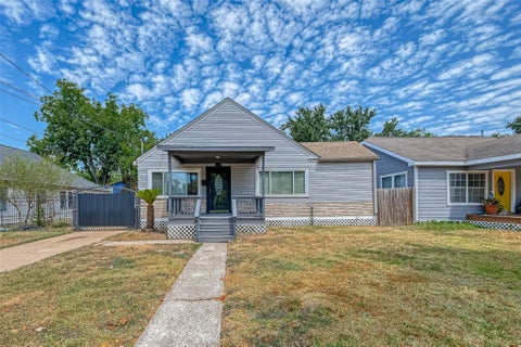 Photo of 817 Eleanor Street, Houston, TX 77009 (MLS # 56981299)