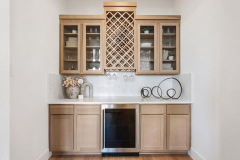 Tiny photo for 2304 Friendswood Trail, Friendswood, TX 77546 (MLS # 91059264)