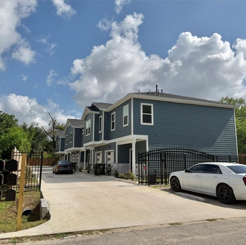 Photo of 3535 Alderfer Street #A, Houston, TX 77047 (MLS # 38984895)