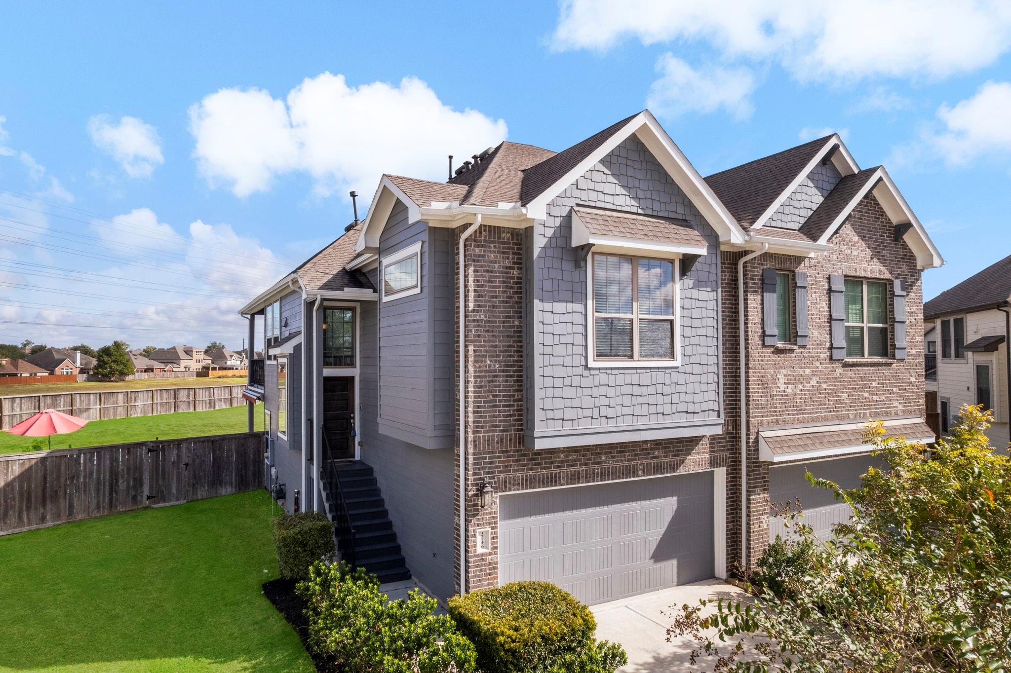 2546 Manor Valley Court