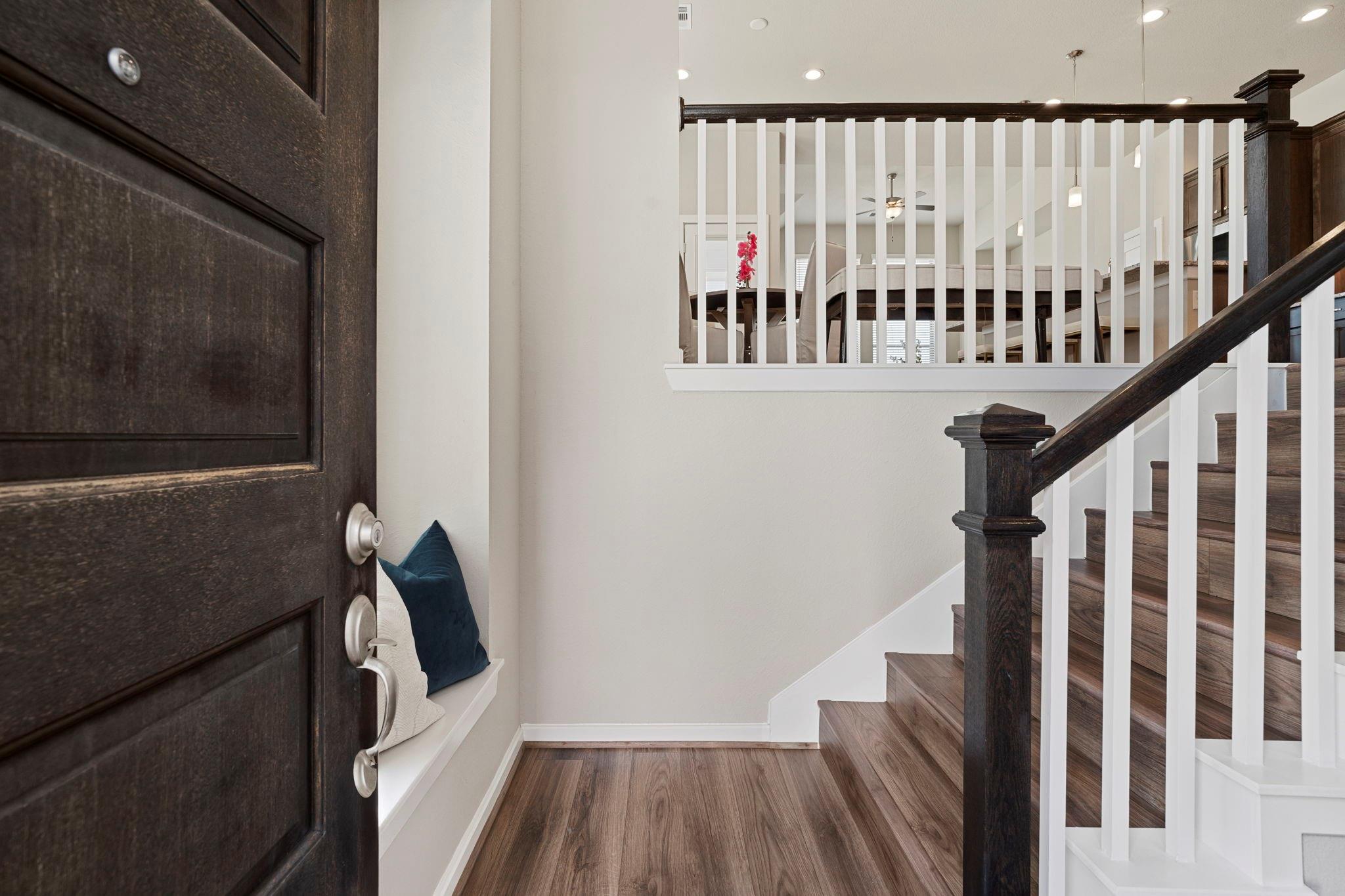 2546 Manor Valley Court