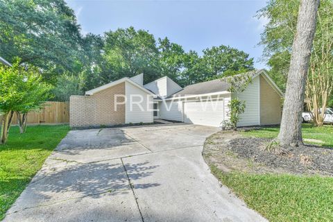 Photo of 3627 Glenwood Springs Drive, Houston, TX 77345 (MLS # 97068177)