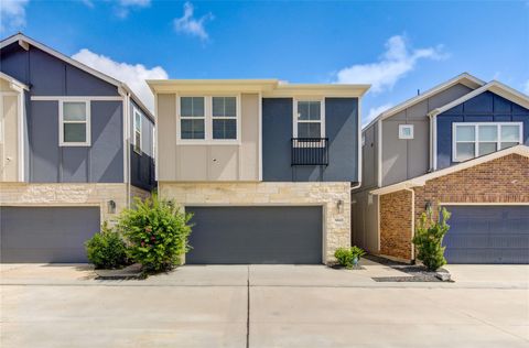 Photo of 9822 Heritage Run Lane, Houston, TX 77080 (MLS # 75471224)