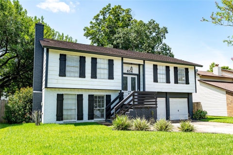 Photo of 414 Dinerstein Street, Webster, TX 77598 (MLS # 15178368)