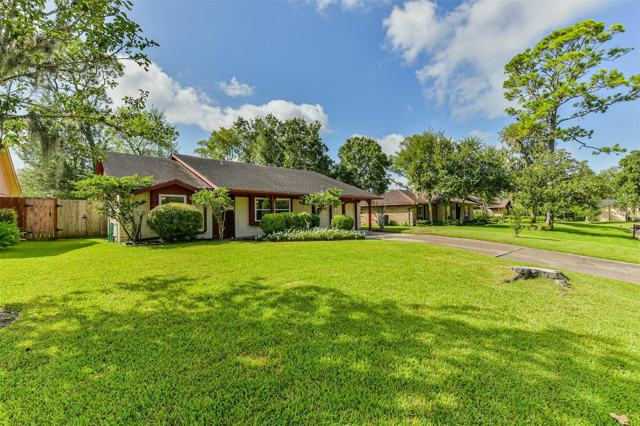 5111 Regal Pine Way