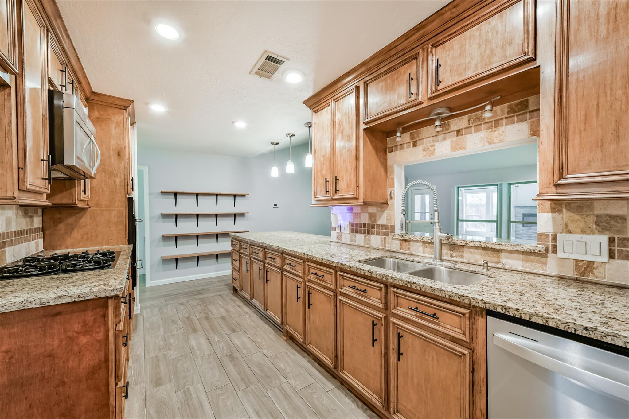 5111 Regal Pine Way