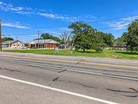 Photo of 711 S Eagle Street, Weimar, TX 78962 (MLS # 96934467)