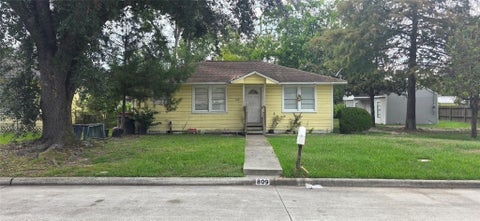 Photo of 809 N Avenue D, Humble, TX 77338 (MLS # 73076012)