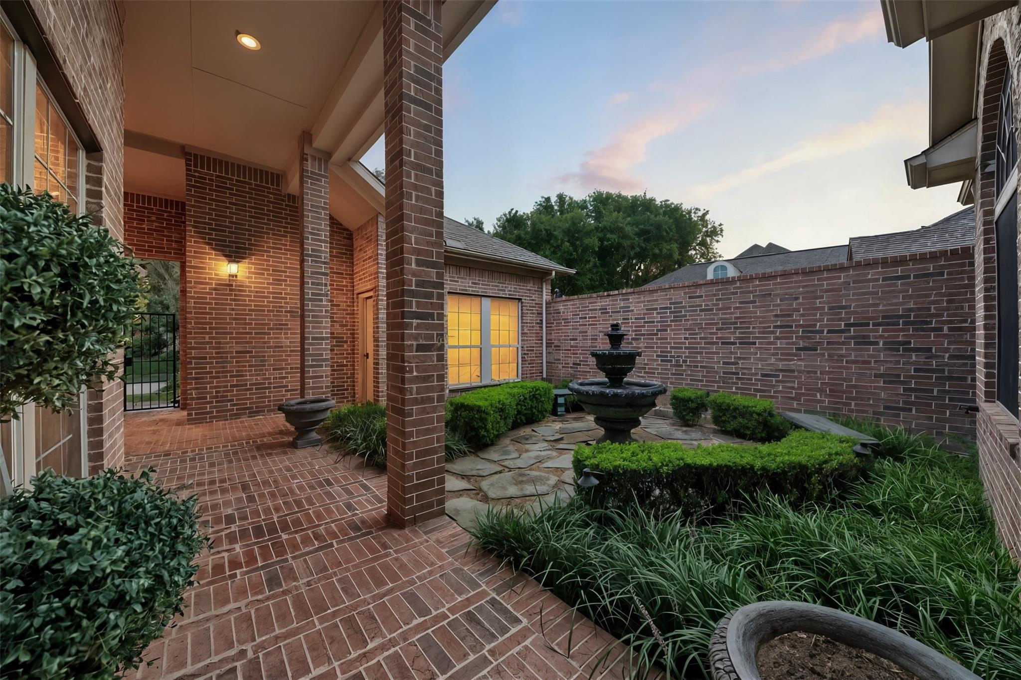 1814 Shadow Lake Drive