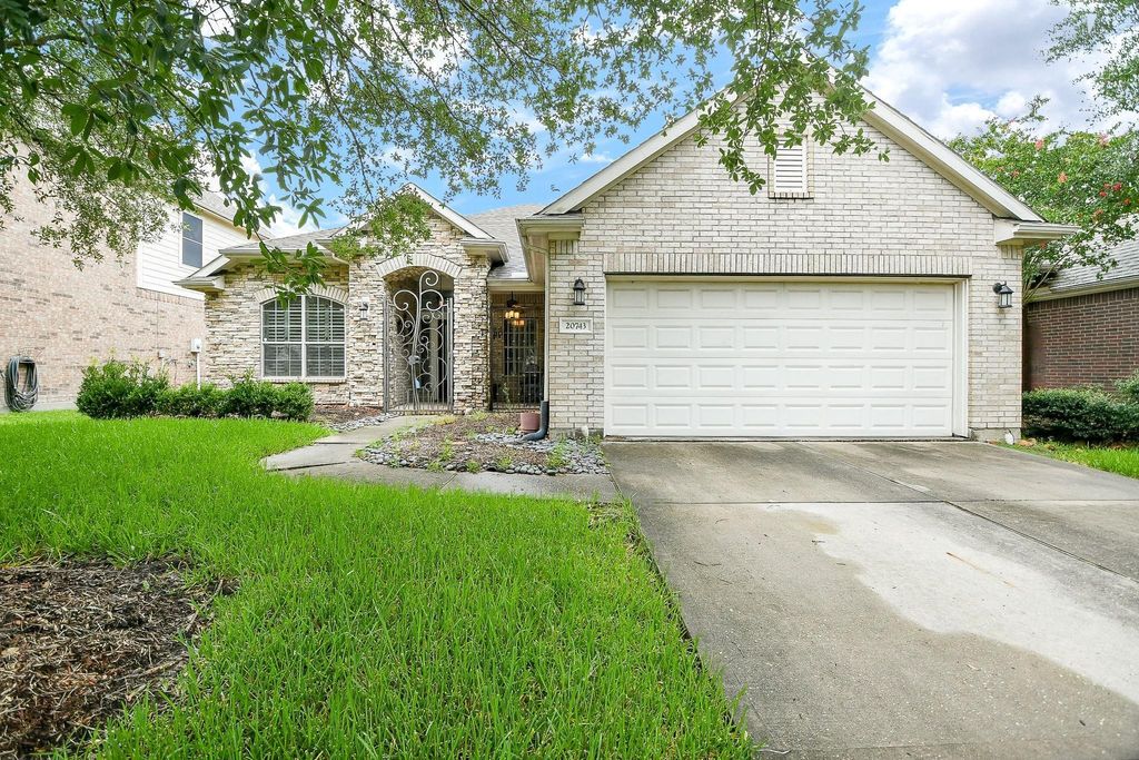 Photo of 20743 Oakhurst Park Drive, Porter, TX 77365 (MLS # 72130841)