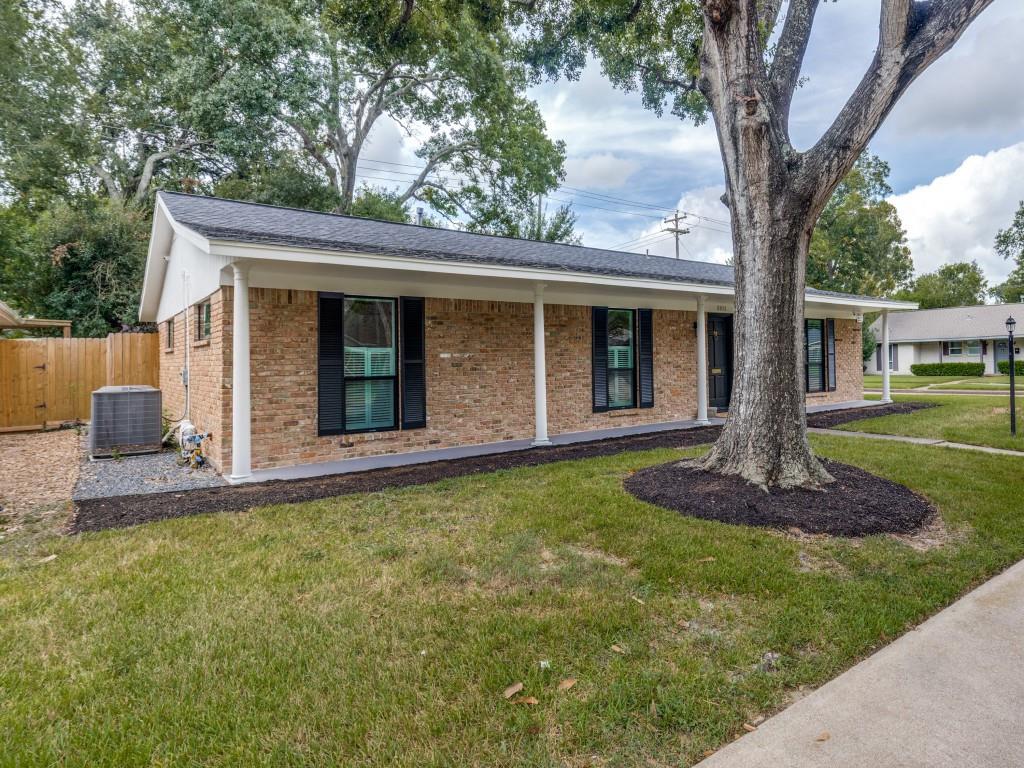 Photo of 5933 Birdwood Road, Houston, TX 77074 (MLS # 89253396)