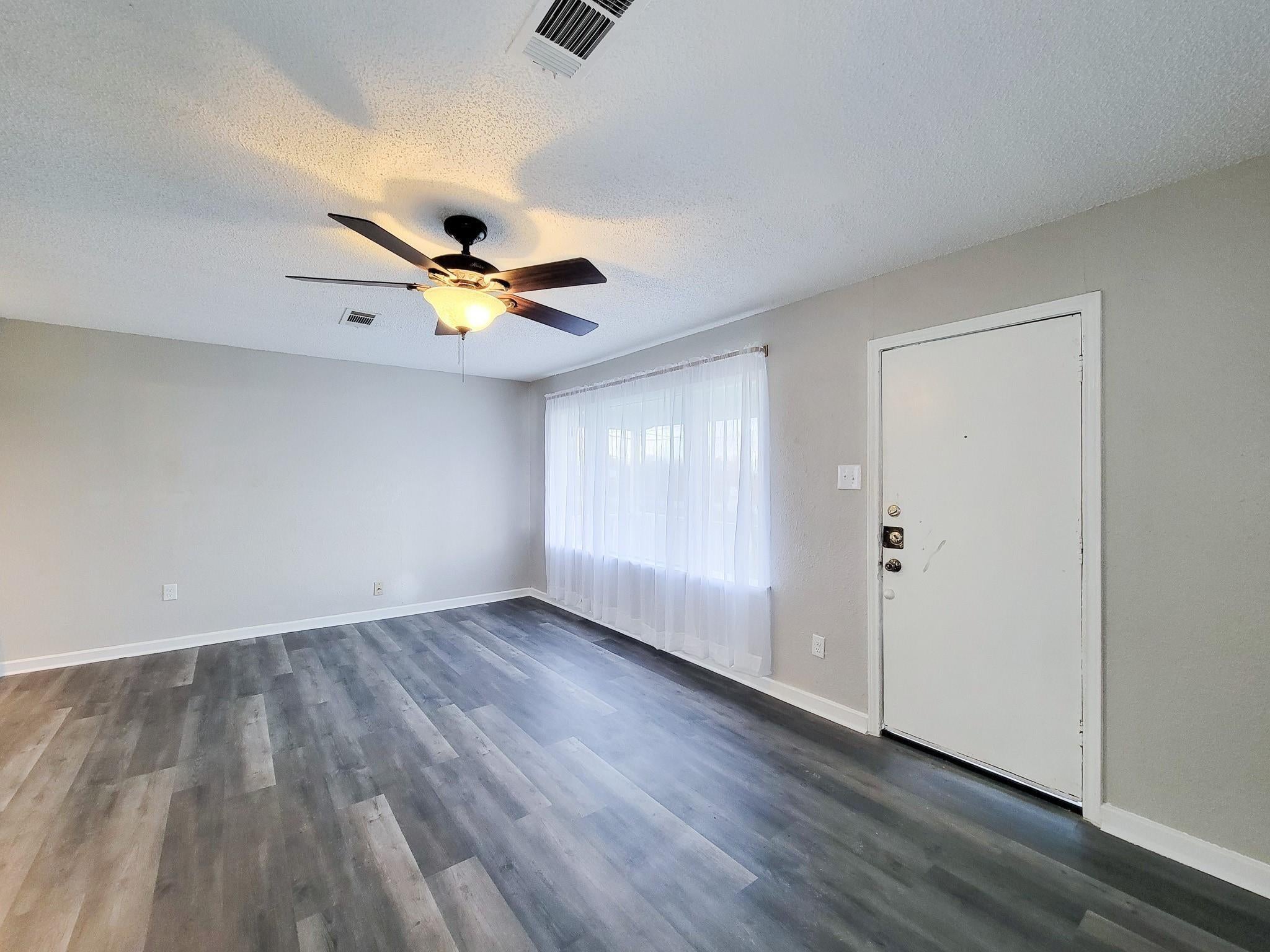 4817 Lawndale Street