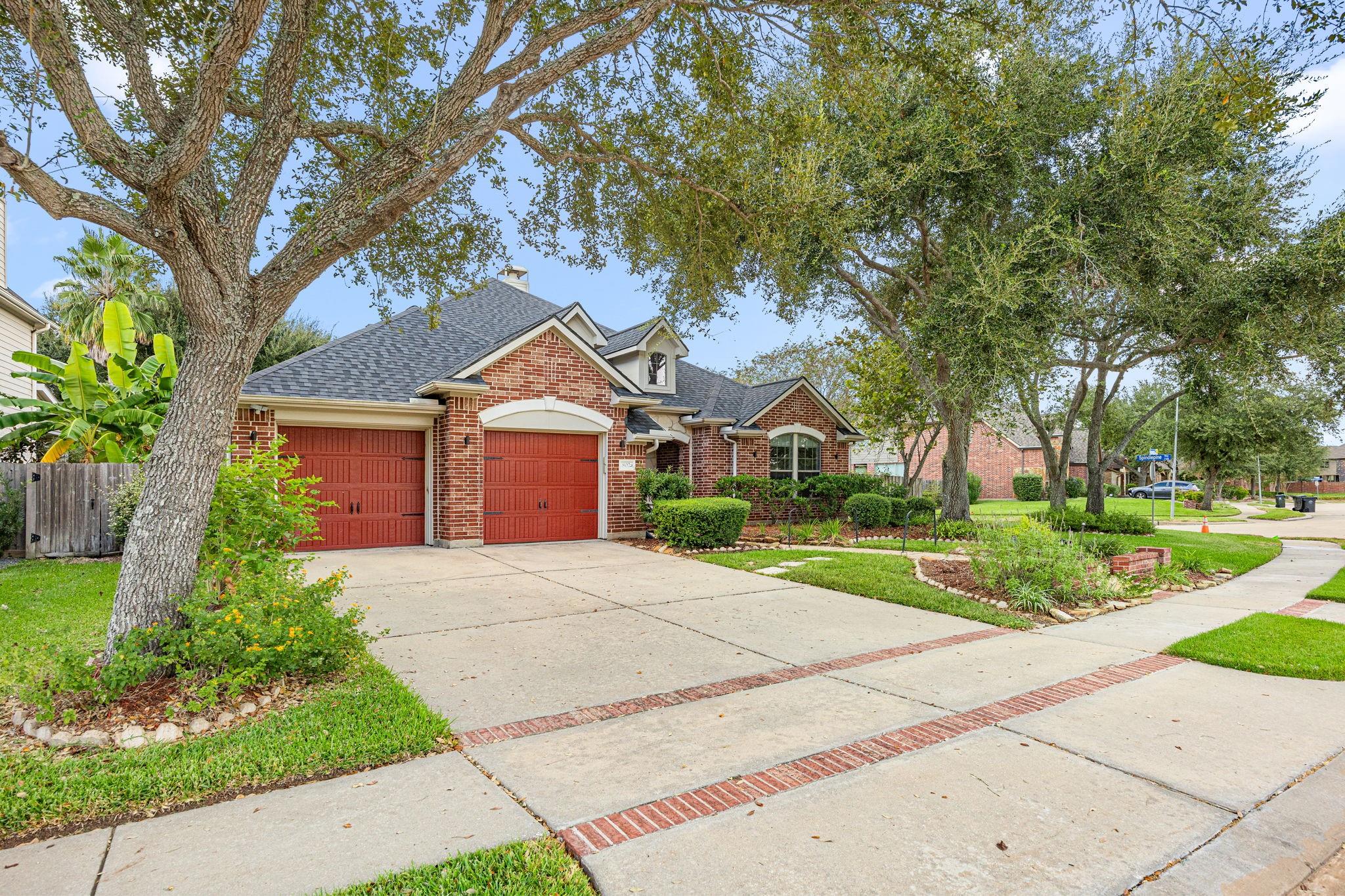 802 Floriencia Street