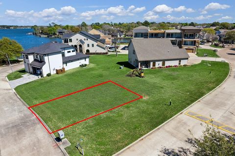 Photo of 1 Outrigger Court, Willis, TX 77318 (MLS # 63459006)