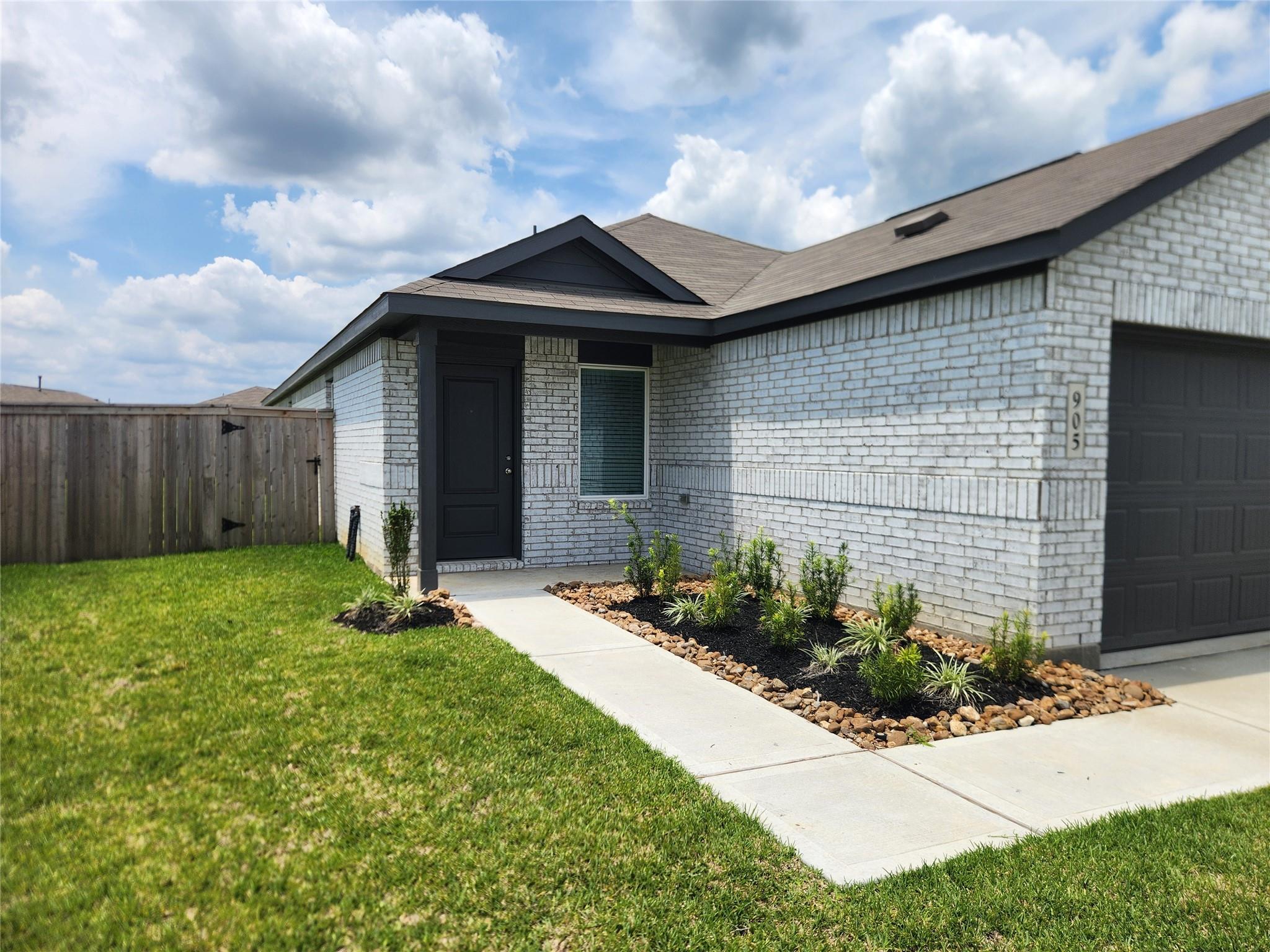 905 Coperchiata Circle