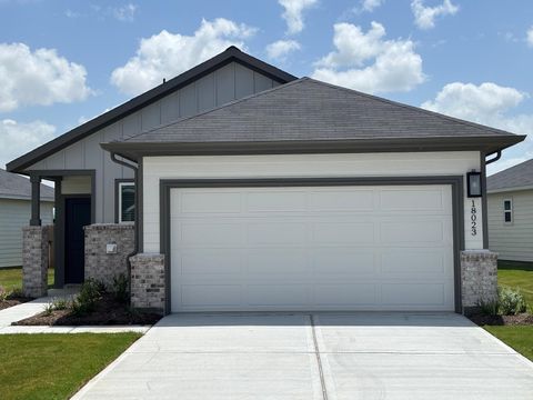Homes For Rent - 18023 Lasso Mills Drive<br/> Hockley, TX 77447