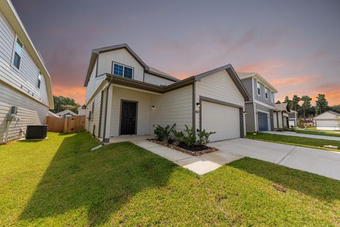 Photo of 13312 Burbot Drive, Conroe, TX 77384 (MLS # 72477116)