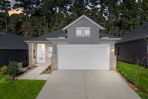 Photo of 12211 Ridge Top Drive, Conroe, TX 77304 (MLS # 63979299)