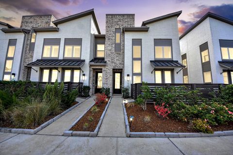 Townhouse For Sale - 16646 Texas Hill Country Road<br/> Cypress, TX 77433