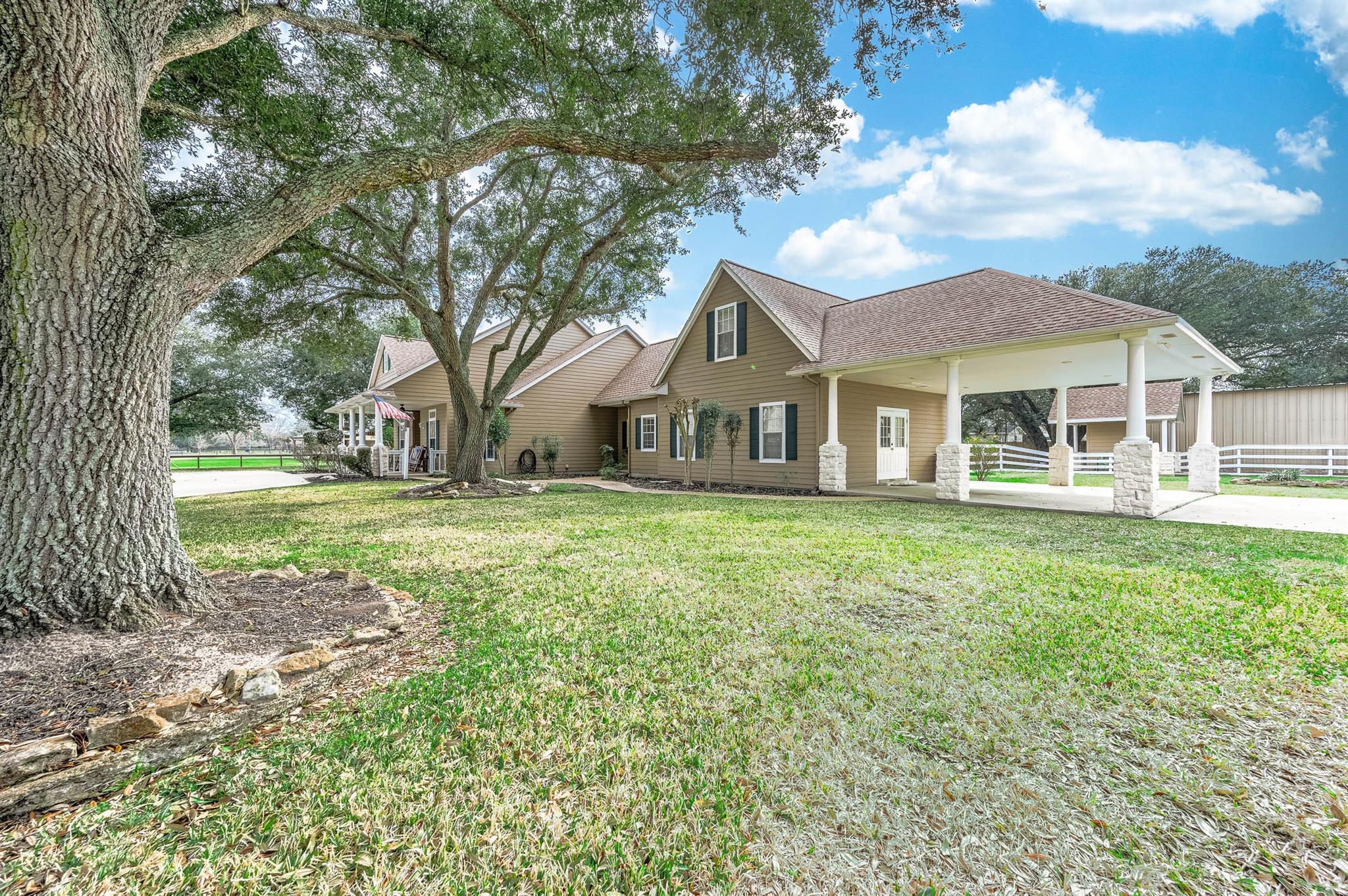 4127 Country Trails Street