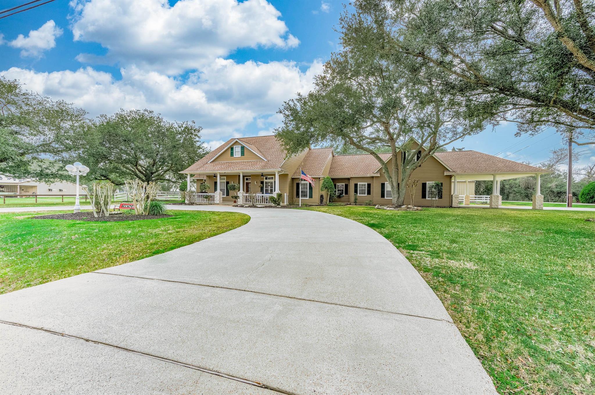 4127 Country Trails Street