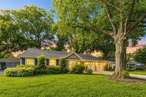 Photo of 2103 Bethlehem Street, Houston, TX 77018 (MLS # 5861211)