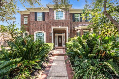 Photo of 15530 Wooden Oak Court, Houston, TX 77059 (MLS # 34499210)