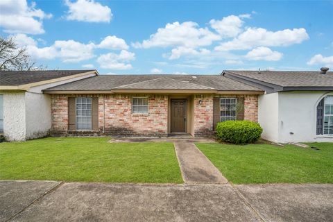 Photo of 7265 Chasewood Drive, Houston, TX 77489 (MLS # 81223778)