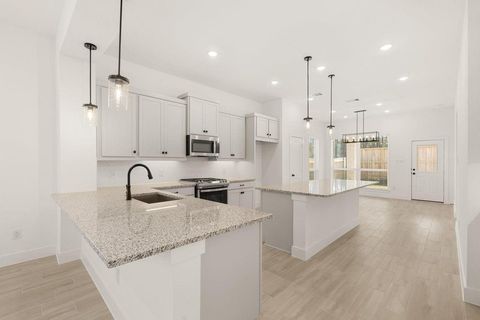 Photo of 295 Mallards Rim Drive, Willis, TX 77318 (MLS # 27100582)