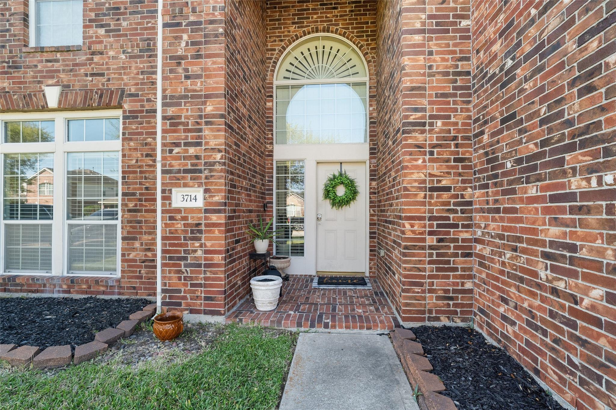 3714 Apple Tree Circle W